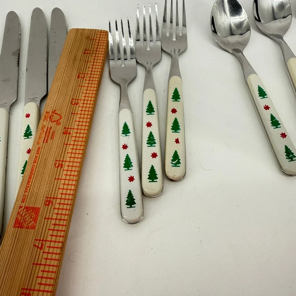Flatware Set White Christmas Trees Stainless 18pc Utensils Vintage Plastic